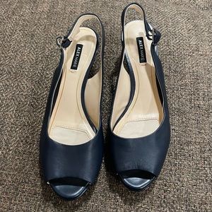 Navy Blue Leather heels - size 6